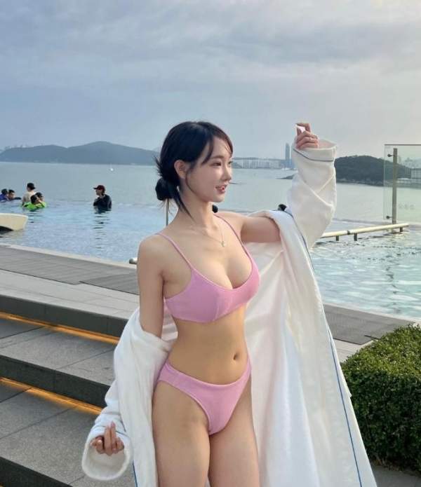 핑크 비키니 이미지 #1
